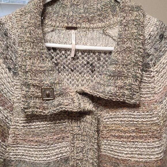 Free People Sweater - Picture 2 of 9